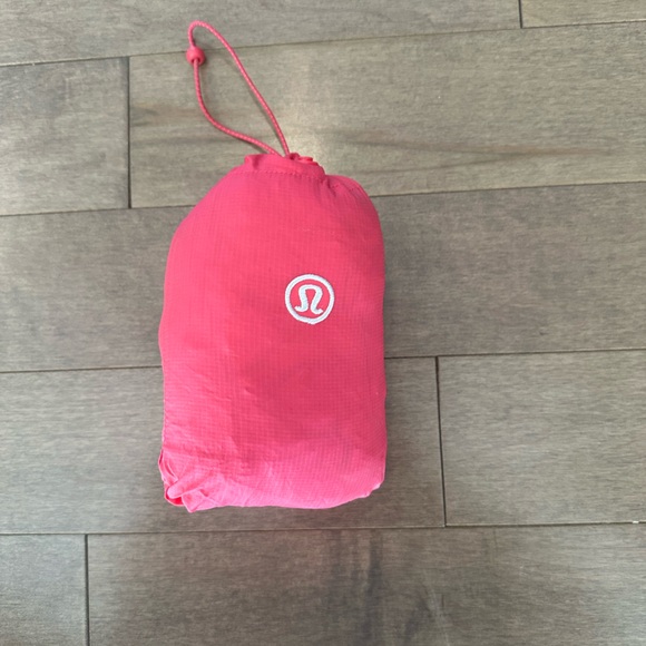 Lululemon packable rain jacket - Picture 4 of 4